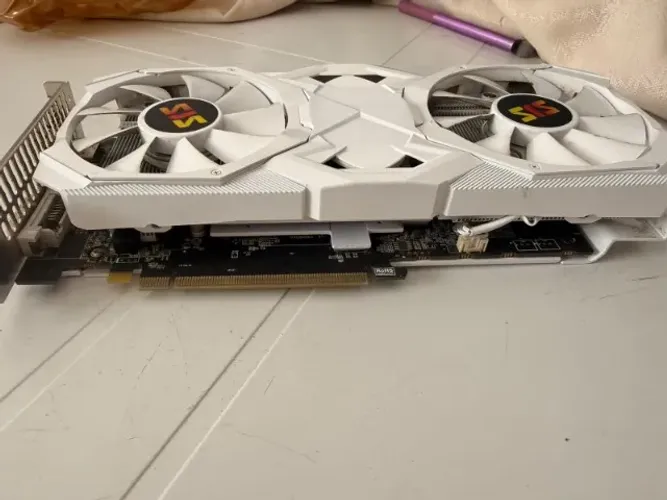 Placa de Video RX 580 8GB ( Não Dá Video )