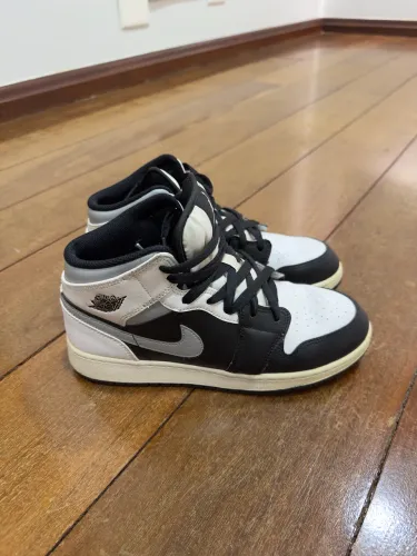 Air Jordan 1 Mid 38