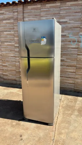 Geladeira Electrolux Frost Free 371L Turbo Congelamento Duplex Cor Inox (DFX41)