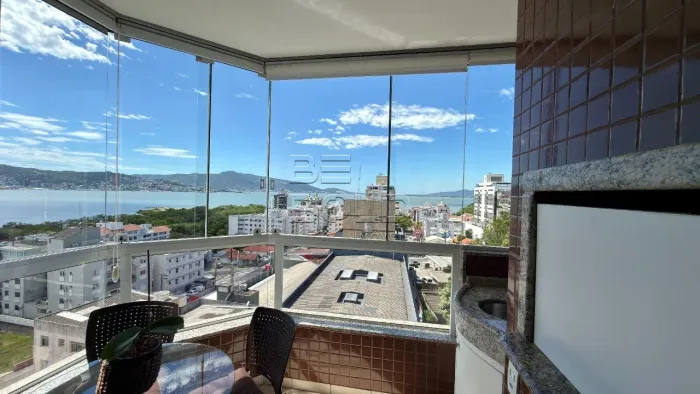 Apartamento vista mar e 3 dormitórios em Coqueiros