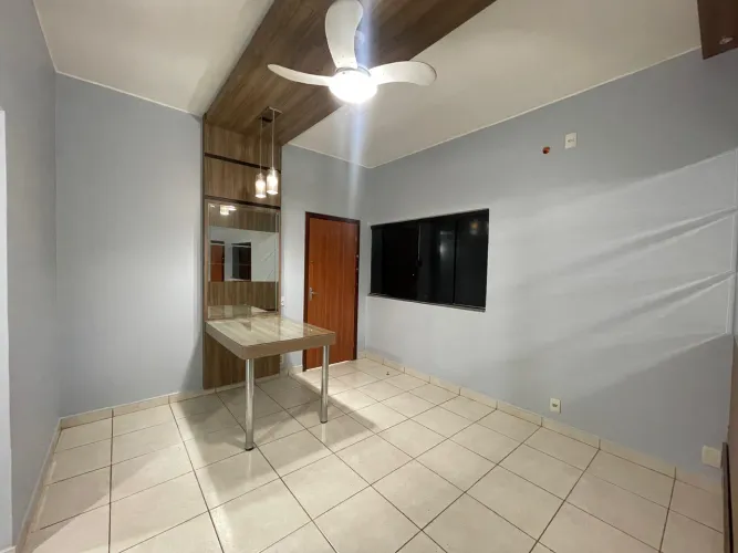 Alugo ou Vendo casa em condomínio (3/4) ao lado do Colégio Militar é Gigante Atacadista