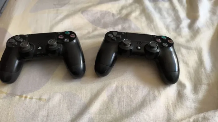 Vende-se controle de PlayStation 4 original