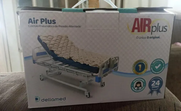 Vendo colchão pneumático semi novo R$150,00 reais.