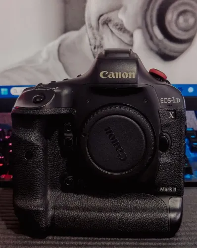 Câmera Canon 1DX Mark II 