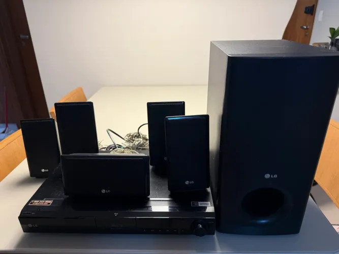 LG Network Blu-ray Home Theater LHB335