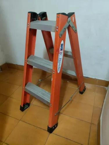 Escada 3 degraus 3w Bertolo acesso duplo