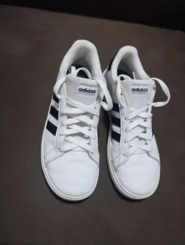 Tênis Adidas 