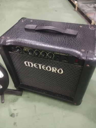 Guitarra e amplificador pra iniciantes