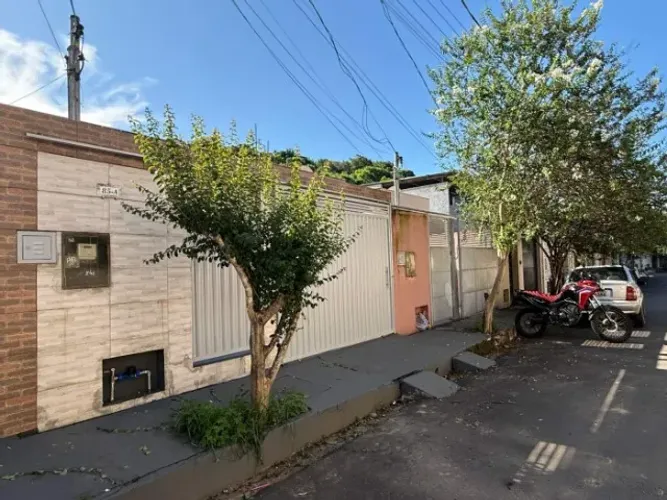 Casa a 2 minutos do Centro de Muriaé