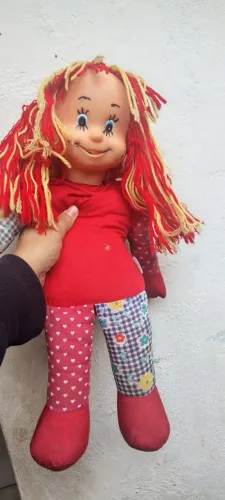 Boneca Emília antiga