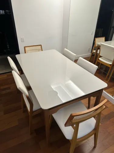 Mesa de jantar 6 lugares com cadeiras