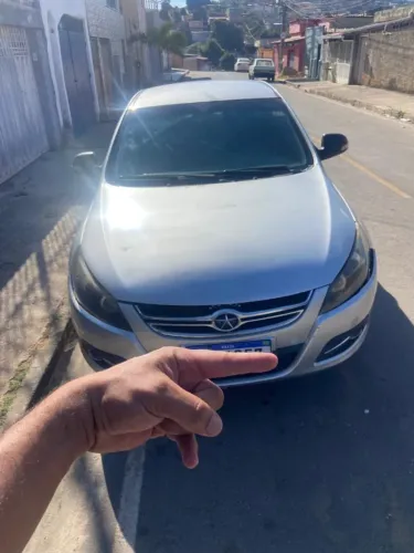 JAC J5 Sedan 1.5 16V 4P Mec. 2013