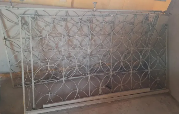 Portão de ferro para garagem