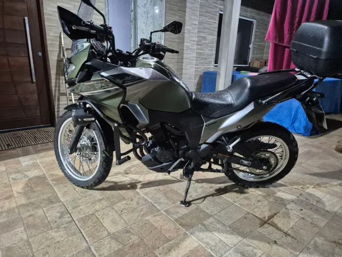 Vendo moto muito nova