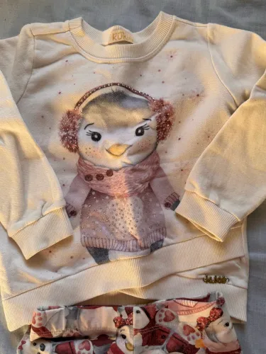 Vendo conjunto de menina bem quentinho T 4 6 