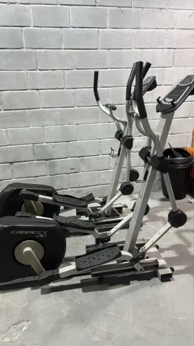 2 elípticos embreex 210 Profissional