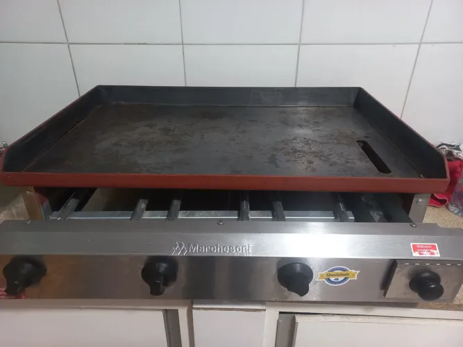 Vende-se chapa para lanches !