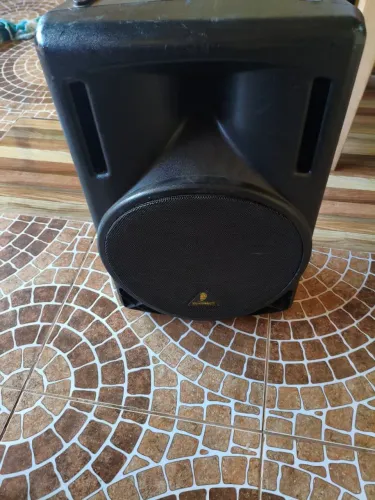 2 CAIXAS ATIVAS BEHRINGER MODELO B215A