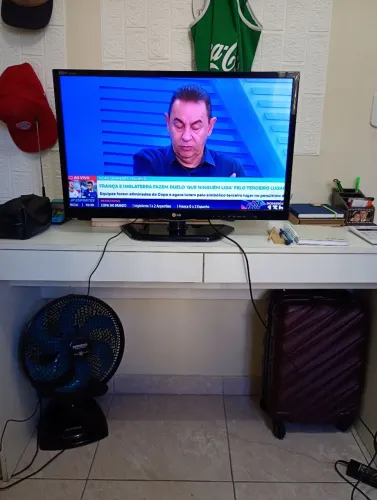 Tv LG em ótimo estado