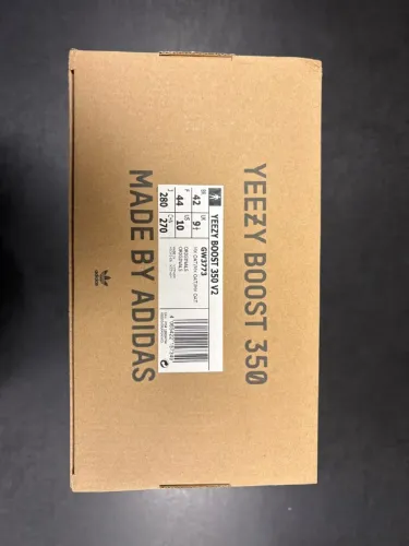 Yeezy 350 V2 MX OAT 42 ORIGINAL - Muito novo, de coleção - Caixa original e nota fiscal.