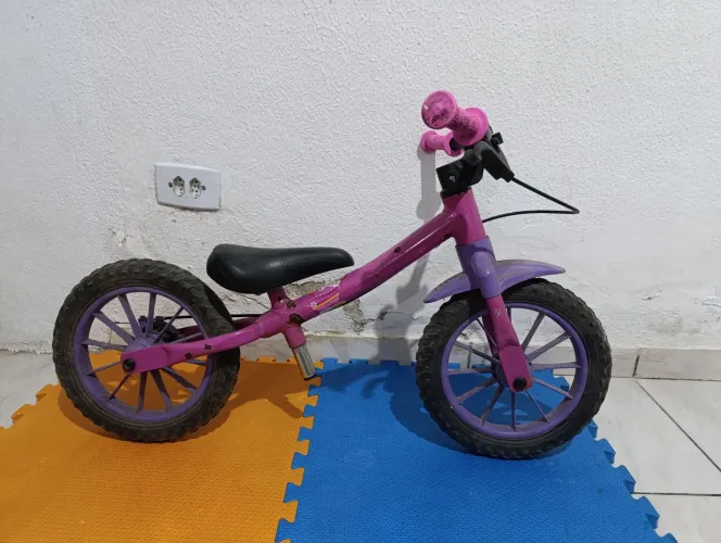 Bicicleta de equilíbrio infantil 
