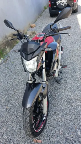 Cb 250 2020 vendo ou troco por carro