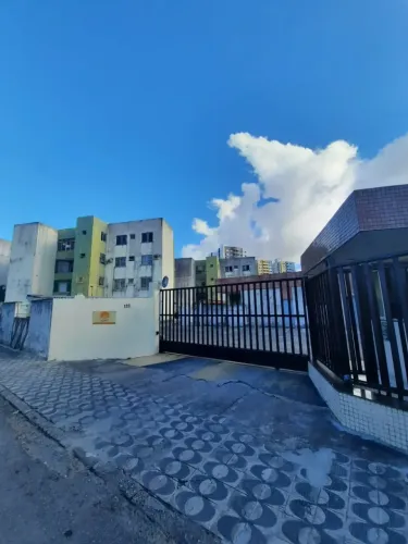 APARTAMENTO COM TRÊS QUARTOS PARA LOCAÇÃO, SITUADO NO COND. SOLARES - BAIRRO GRAGERU