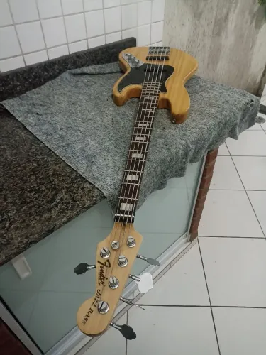 Baixo fender jazz Bass