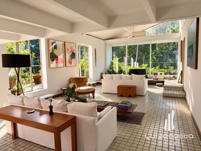 Duplex para venda possui 267 metros quadrados com 4 quartos em Gávea - Rio de Janeiro - RJ