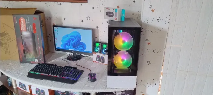 Computador i5, monitor 19 polegadas, ssd 240gb, gabinete Rgb, 16gb memória ram 