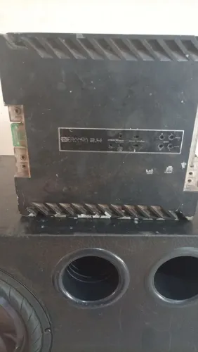 Vendo caixa com 2 bravox de 220 rms e potencia banda 360