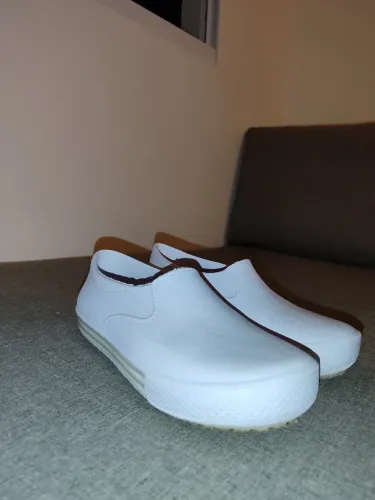 SAPATO DE ENFERMAGEM BRANCO - TAMANHO 35
