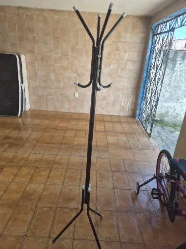 Cabideiro de chão 30,00