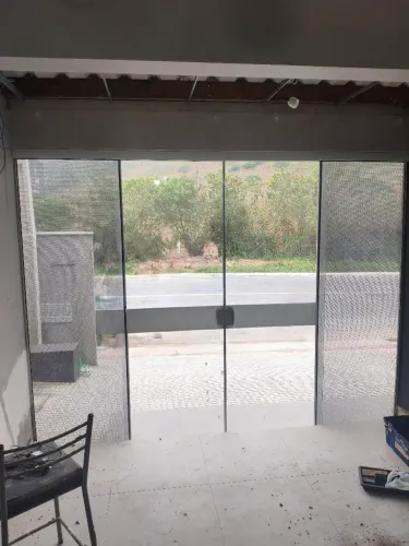 Porta vidro blindex.