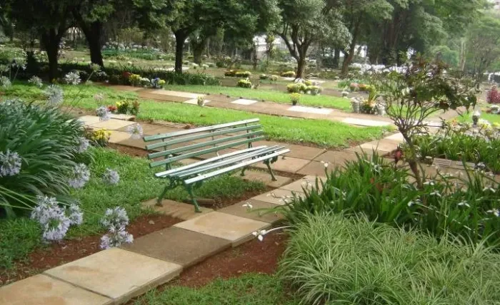 Jazigo com 5 gavetas no Cemitério da Paz em SP.