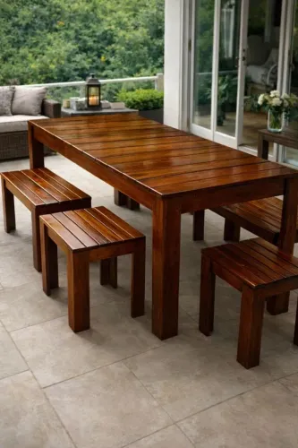Mesa e bancos de madeira maciça verniz Premium