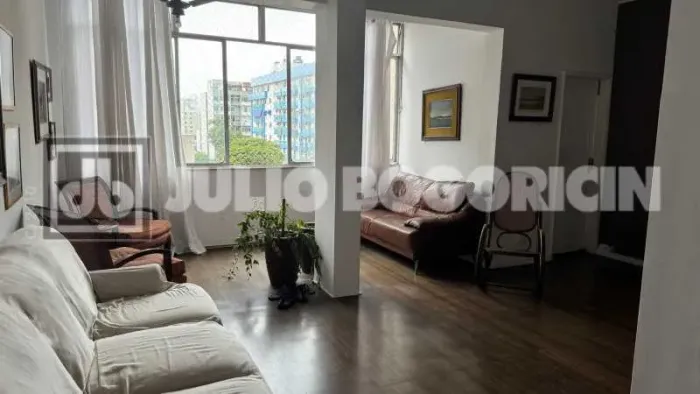 Desocupado, indevassável, 109m² no IPTU, próximo a Cobal, 02 salas, 03 quartos (suíte), ar