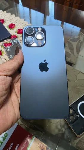 Celular Iphone 15 pro max .