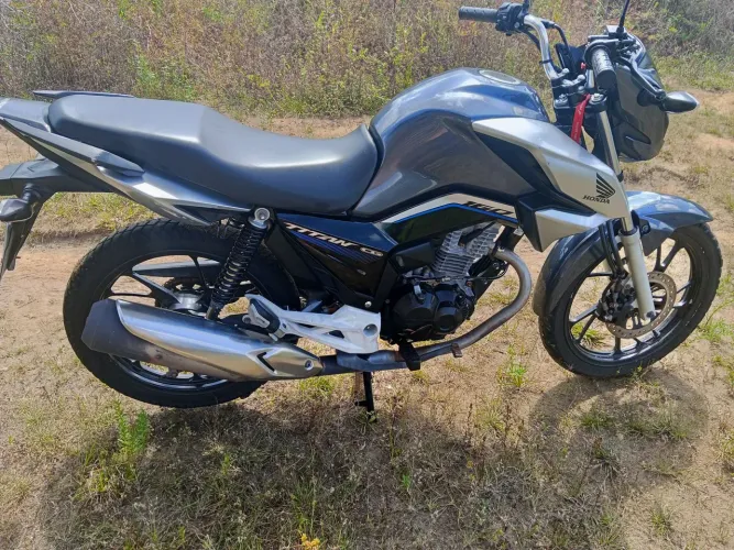 Titan 160 flex com 22.500 km rodados 15.000 à vista