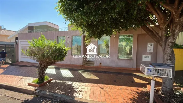 Casa com 3 Suítes Excelente Localização / Investimento Comercial