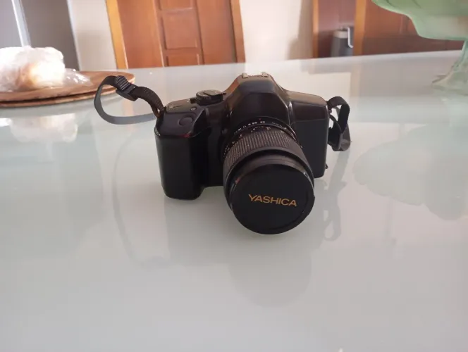 Câmera Yashica 109 Multi Program (usada)