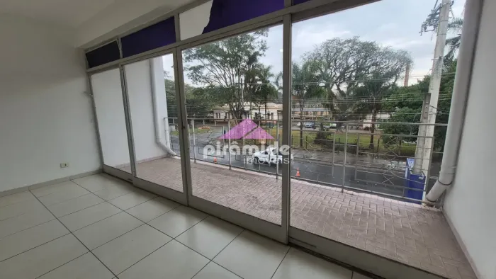 Casa com 3 dormitórios para alugar, 274 m² por R$ 2.700,00/mês - e a venda R$ 900.000,00 -