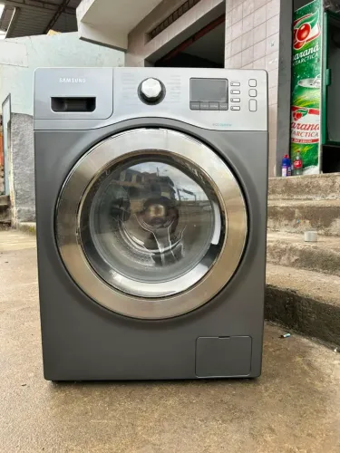 máquina de lavar e seca Samsung 10 quilos muito conservada eu posso entregar 