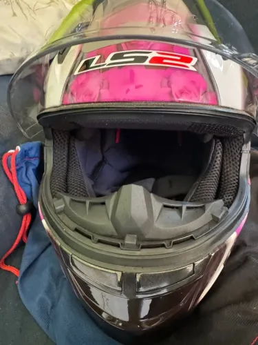 Vende se capacete LS2 tamanho 54. 