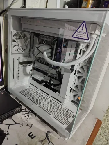 Gabinete NZXT H9 flow branco 