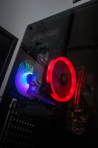 Pc Gamer Xeon + RX 550 4GB + 16GB RAM + Gabinete RGB Vidro