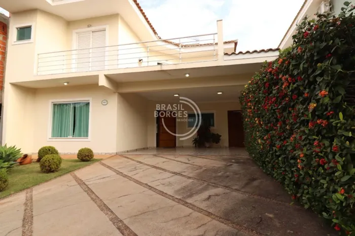 Sobrado no Villa dos Inglezes com 3 suítes e piscina