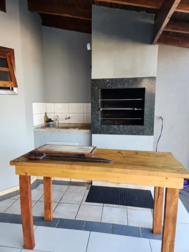 Casa grande com piscina aquecida