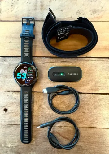 Garmin Forerunner 970 + Cinta HRM600 - 3 meses de uso (Na Garantia)