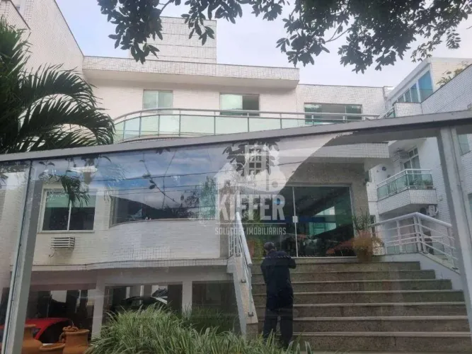 Apartamento Duplex a venda em Itacoatiara